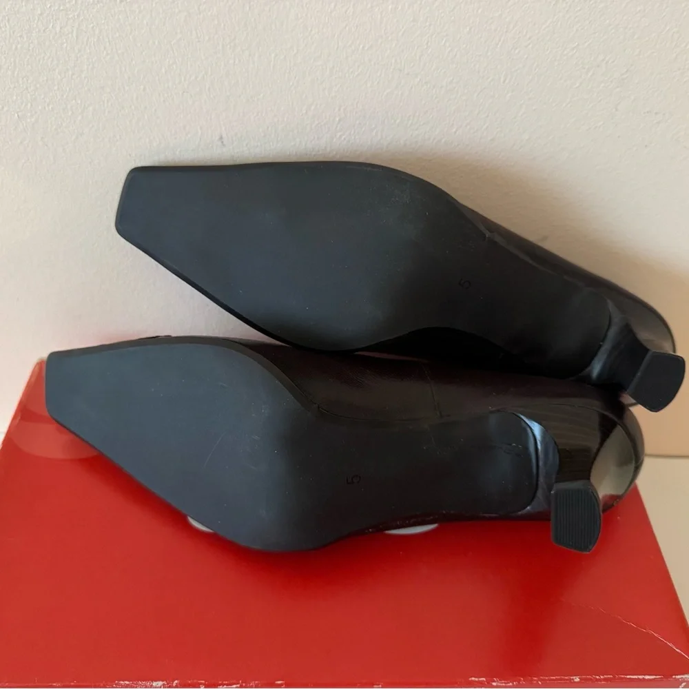 Rene by Ara Women's Elegant Black Leather Shoes. Heels. Size: 7.5